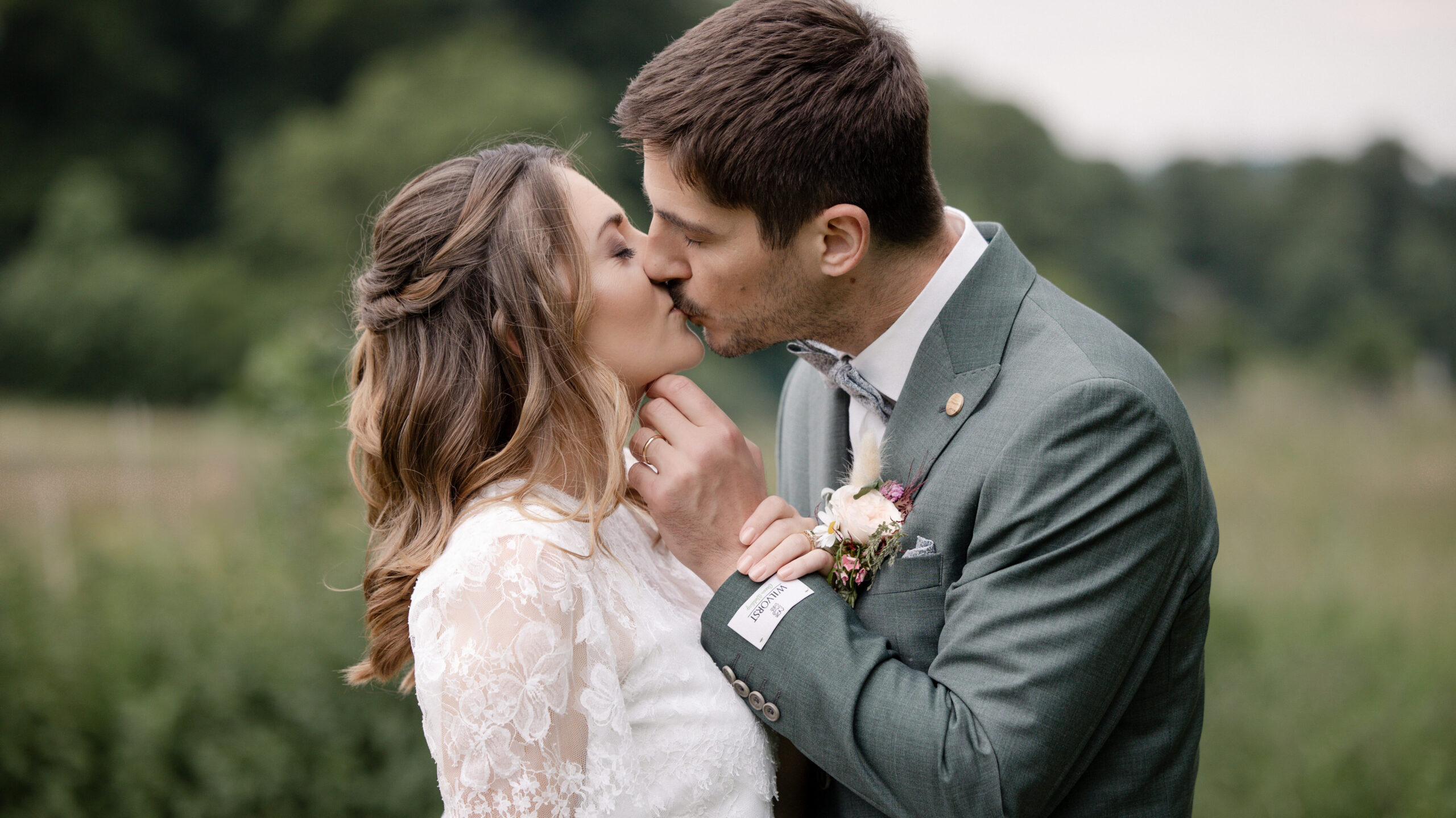 Hochzeitsvideografin aus Freiburg hält Velohochzeit fest